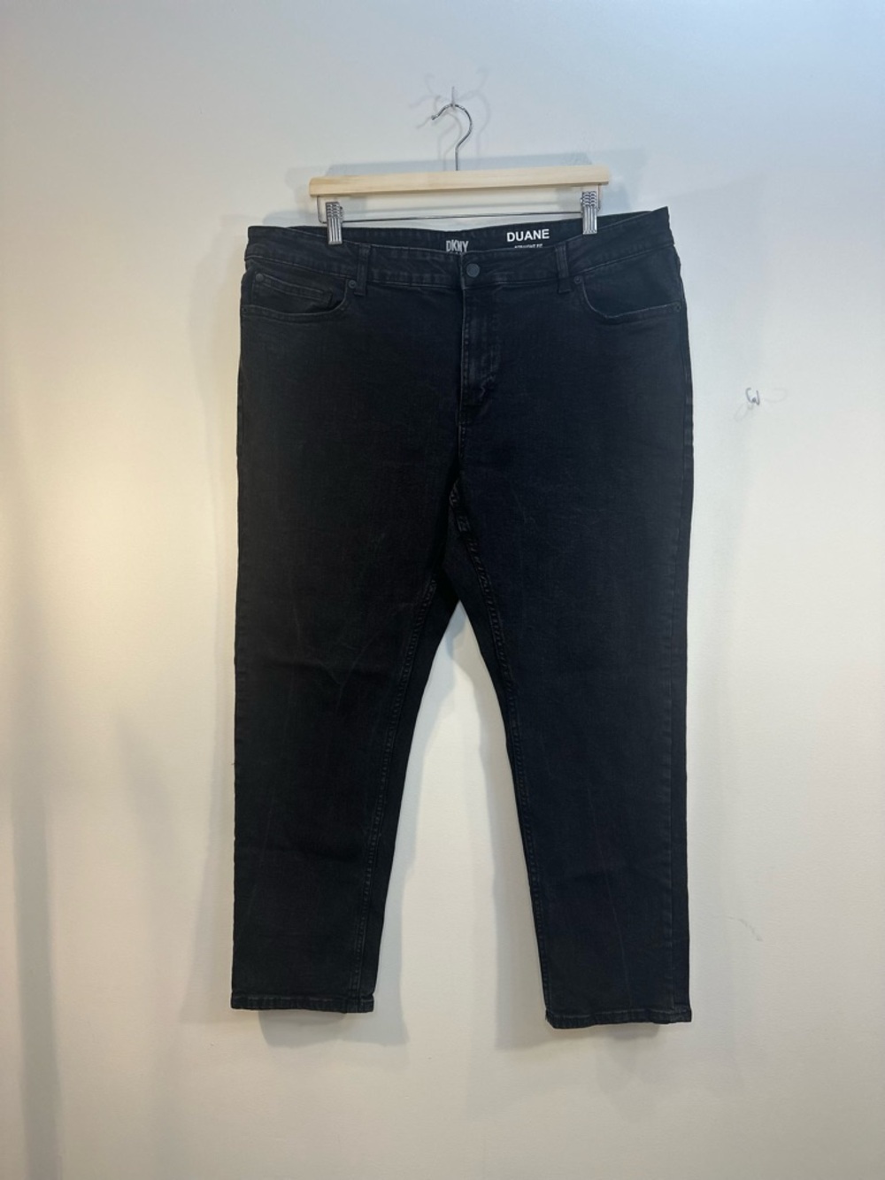 DKNY Jeans Duane Straight Fit Black Denim Mens Size 40W X 30L Stretch Cotton